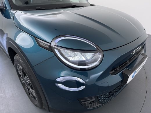 Fiat 600 Icon | 10,25" touchscreen radio met Bluetooth, DAB & USB | Automatische airconditioning | FlexFlo... ActivLease financial lease