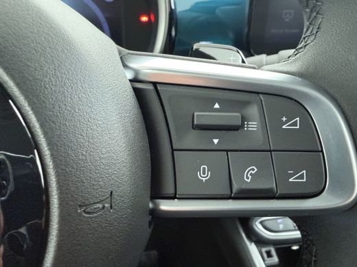 Fiat 600 Icon | 10,25" touchscreen radio met Bluetooth, DAB & USB | Automatische airconditioning | FlexFlo... ActivLease financial lease