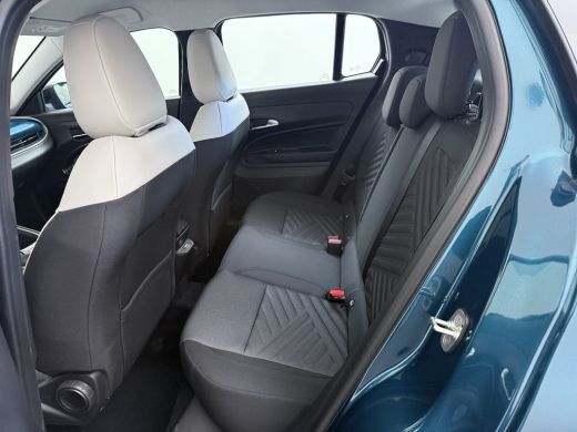 Fiat 600 Icon | 10,25" touchscreen radio met Bluetooth, DAB & USB | Automatische airconditioning | FlexFlo... ActivLease financial lease