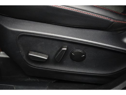 Ford Kuga Plug-In Hybrid ST-Line X Black Pack! | Wegklap Trekhaak | Adapt. Cruise | Head-Up Display | 20 In... ActivLease financial lease