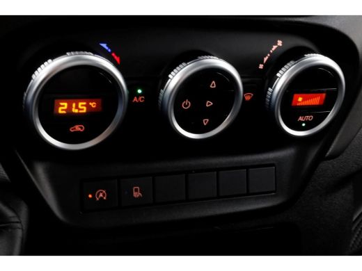 Iveco Daily 35S14 136pk HiMatic Automaat Bakwagen met laadklep en zijdeur H235cm 03-2022 ActivLease financial lease