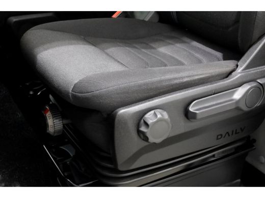 Iveco Daily 35S14 136pk HiMatic Automaat Bakwagen met laadklep en zijdeur H235cm 03-2022 ActivLease financial lease