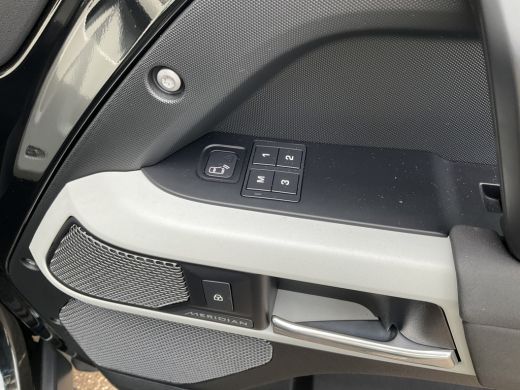 Land Rover Defender 2.0 D240 110 VAN 360&deg;Cam Carplay Memory Trekhaak(3500) Grijs kenteken ActivLease financial lease