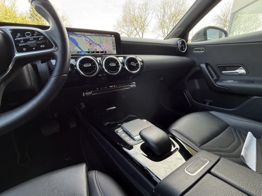 Mercedes-Benz A-Klasse 180 Aut. Edition Xenon-LED | Navi | Camera | M-Bux | Sport St. ActivLease financial lease