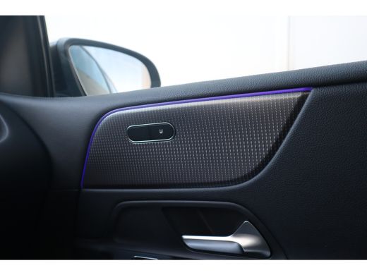 Mercedes-Benz B-Klasse 250 e Busin. Sfeerverlichting / Camera / 19inch / Trekhaak ActivLease financial lease
