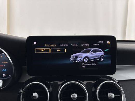 Mercedes-Benz GLC 300e 4MATIC Business Solution (Plug-In) {SOH-94%} (INCL-BTW) *LEATHER | FULL-LED | DIGI-COCKPIT |... ActivLease financial lease