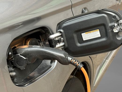 Mitsubishi Outlander 2.4 PHEV Deluxe 225Pk Automaat (NAVIGATIE, CAMERA, STOELVERWARMING, GETINT GLAS, SPORTSTOELEN, CR... ActivLease financial lease