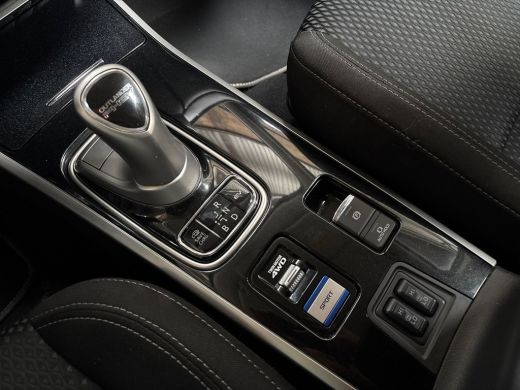 Mitsubishi Outlander 2.4 PHEV Deluxe 225Pk Automaat (NAVIGATIE, CAMERA, STOELVERWARMING, GETINT GLAS, SPORTSTOELEN, CR... ActivLease financial lease