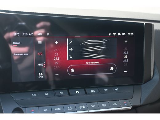 Opel Astra 1.2 Turbo Hybrid Ultimate | Schuif-/Kanteldak | Alcantara | Stoel/Stuurverwarming | HUD | Intelli... ActivLease financial lease