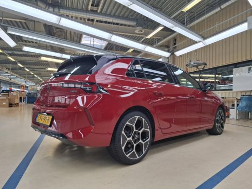 Opel Astra 1.2 Turbo Hybrid Ultimate | Schuif-/Kanteldak | Alcantara | Stoel/Stuurverwarming | HUD | Intelli... ActivLease financial lease