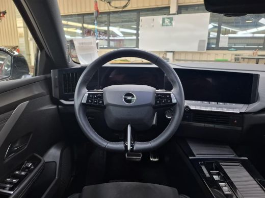 Opel Astra 1.2 Turbo Hybrid Ultimate | Schuif-/Kanteldak | Alcantara | Stoel/Stuurverwarming | HUD | Intelli... ActivLease financial lease