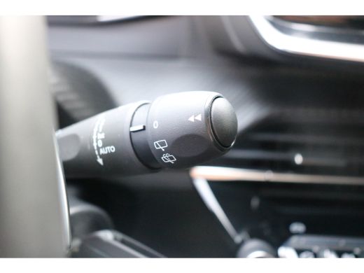 Peugeot 2008 1.2 Hybrid 136 Style | Parkeerhulp achter | LMV | Apple Carplay | Climate control | Cruise Contro... ActivLease financial lease