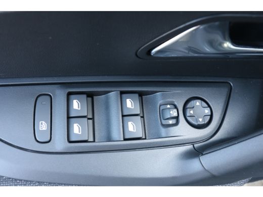 Peugeot 2008 1.2 Hybrid 136 Style | Parkeerhulp achter | LMV | Apple Carplay | Climate control | Cruise Contro... ActivLease financial lease
