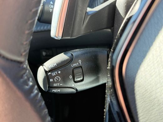 Peugeot 2008 1.2 Hybrid 136 Style | Parkeerhulp achter | LMV | Apple Carplay | Climate control | Cruise Contro... ActivLease financial lease