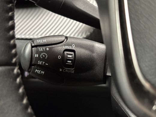 Peugeot 2008 1.2 PureTech Sport (APPLE CARPLAY, NAVIGATIE, LANE ASSIST, SPORTSTOELEN, PARKEERSENSOREN, CRUISE,... ActivLease financial lease