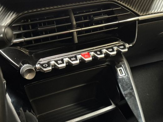 Peugeot 2008 1.2 PureTech Sport (APPLE CARPLAY, NAVIGATIE, LANE ASSIST, SPORTSTOELEN, PARKEERSENSOREN, CRUISE,... ActivLease financial lease