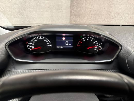 Peugeot 2008 1.2 PureTech Sport (APPLE CARPLAY, NAVIGATIE, LANE ASSIST, TREKHAAK, PARKEERSENSOREN, SPORTSTOELE... ActivLease financial lease