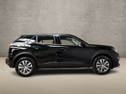 Peugeot 2008 1.2 PureTech Sport (APPLE CARPLAY, NAVIGATIE, LANE ASSIST, TREKHAAK, PARKEERSENSOREN, SPORTSTOELE... ActivLease financial lease