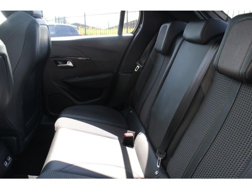 Peugeot 208 1.2 PureTech GT | Automaat | Navigatie | Camera | Panoramadak | Apple carplay | Adaptieve cruise ... ActivLease financial lease