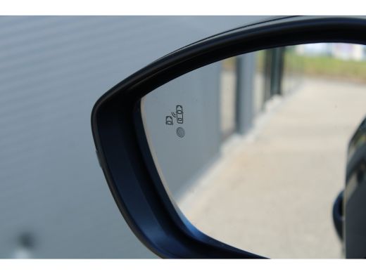 Peugeot 208 1.2 PureTech GT | Automaat | Navigatie | Camera | Panoramadak | Apple carplay | Adaptieve cruise ... ActivLease financial lease