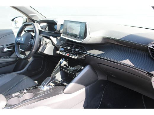 Peugeot 208 1.2 PureTech GT | Automaat | Navigatie | Camera | Panoramadak | Apple carplay | Adaptieve cruise ... ActivLease financial lease