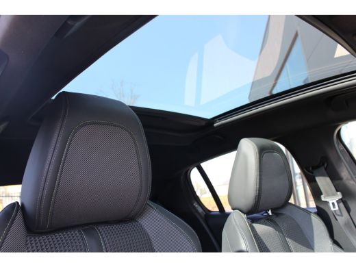 Peugeot 208 1.2 PureTech GT | Automaat | Navigatie | Camera | Panoramadak | Apple carplay | Adaptieve cruise ... ActivLease financial lease