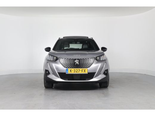 Peugeot e-2008 EV GT 50 kWh | 1e Eigenaar! | 100% SOH | Open Dak | Camera | Stoelverwarming | Cruise Adaptive | ... ActivLease financial lease