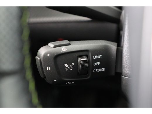 Peugeot e-2008 EV GT 50 kWh | 1e Eigenaar! | 100% SOH | Open Dak | Camera | Stoelverwarming | Cruise Adaptive | ... ActivLease financial lease