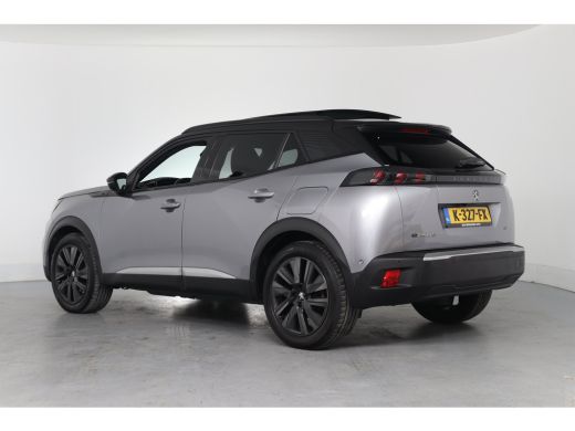 Peugeot e-2008 EV GT 50 kWh | 1e Eigenaar! | 100% SOH | Open Dak | Camera | Stoelverwarming | Cruise Adaptive | ... ActivLease financial lease