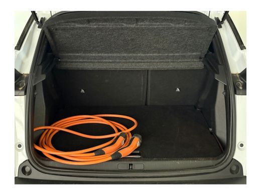 Peugeot e-2008 EV GT 54 kWh | Climate & Cruise C. | Warmtepomp | Full LED | Keyless | Camera | 17" LMV | Sfeerve... ActivLease financial lease