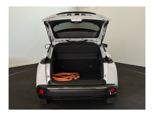 Peugeot e-2008 EV GT 54 kWh | Climate & Cruise C. | Warmtepomp | Full LED | Keyless | Camera | 17" LMV | Sfeerve... ActivLease financial lease