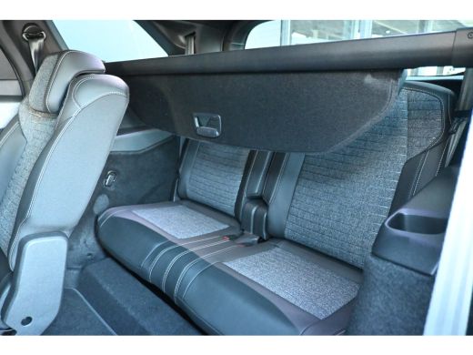 Peugeot e-5008 Allure Avantage 73 kWh | Afn. Trekhaak | Allseason | Navigatie | Achteruitrijcamera | Apple Carpl... ActivLease financial lease