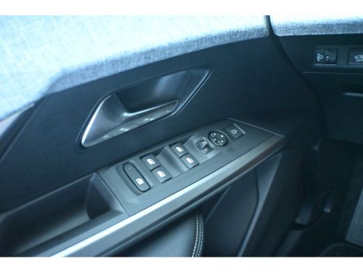 Peugeot e-5008 Allure Avantage 73 kWh | Afn. Trekhaak | Allseason | Navigatie | Achteruitrijcamera | Apple Carpl... ActivLease financial lease