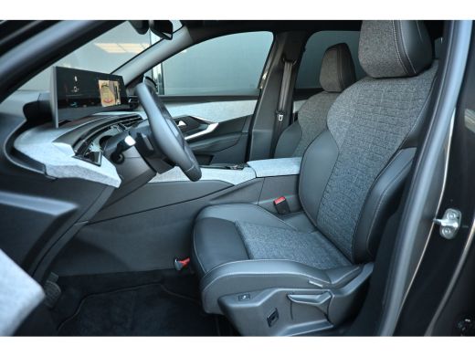 Peugeot e-5008 Allure Avantage 73 kWh | Afn. Trekhaak | Allseason | Navigatie | Achteruitrijcamera | Apple Carpl... ActivLease financial lease