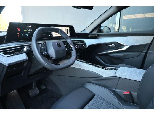 Peugeot e-5008 Allure Avantage 73 kWh | Afn. Trekhaak | Allseason | Navigatie | Achteruitrijcamera | Apple Carpl... ActivLease financial lease