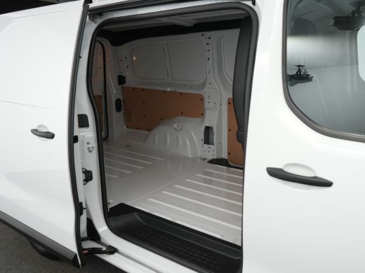 Peugeot e-Expert EV L3 75 kWh | Achteruitrijcamera | Airco | Cruise control ActivLease financial lease