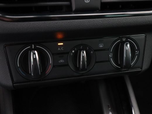 Skoda Kamiq 1.0 TSi 110 Pk Automaat Ambition | Cruise Control | Airco | Carplay | Parkeersensoren | 16 Inch |... ActivLease financial lease