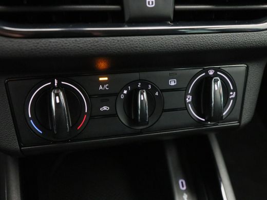 Skoda Kamiq 1.0 TSi 110 Pk Automaat Ambition | Cruise Control | Airco | Carplay | Parkeersensoren | 16 Inch |... ActivLease financial lease