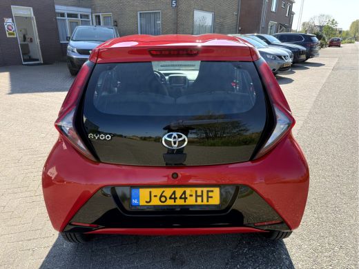 Toyota Aygo 1.0 VVT-i x-play Camera, App Connect ActivLease financial lease