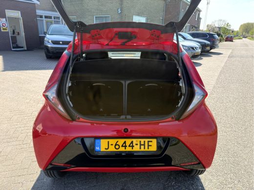 Toyota Aygo 1.0 VVT-i x-play Camera, App Connect ActivLease financial lease