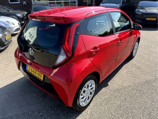 Toyota Aygo 1.0 VVT-i x-play Camera, App Connect ActivLease financial lease