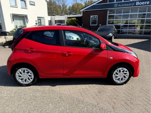 Toyota Aygo 1.0 VVT-i x-play Camera, App Connect ActivLease financial lease