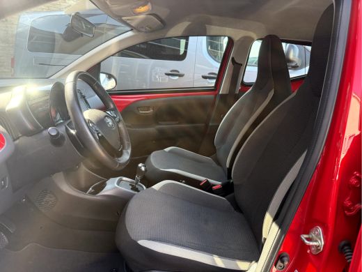 Toyota Aygo 1.0 VVT-i x-play Camera, App Connect ActivLease financial lease