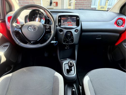 Toyota Aygo 1.0 VVT-i x-play Camera, App Connect ActivLease financial lease