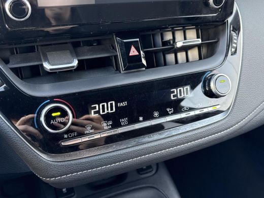 Toyota Corolla Touring Sports 1.8 Hybrid Dynamic **ADAPTIEF CRUISE CONTROL/ KEYLESS/ STOELVERWARMING** ActivLease financial lease