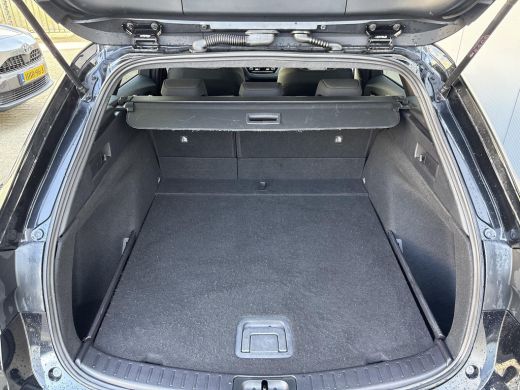 Toyota Corolla Touring Sports 1.8 Hybrid Dynamic **ADAPTIEF CRUISE CONTROL/ KEYLESS/ STOELVERWARMING** ActivLease financial lease