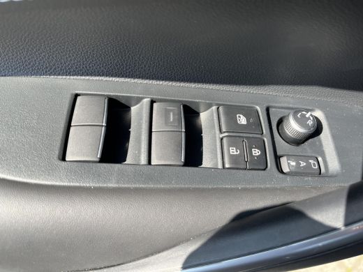 Toyota Corolla Touring Sports Hybrid 140 Dynamic | All-in prijs | Automaat | Parkeersensoren | Apple/android auto ActivLease financial lease