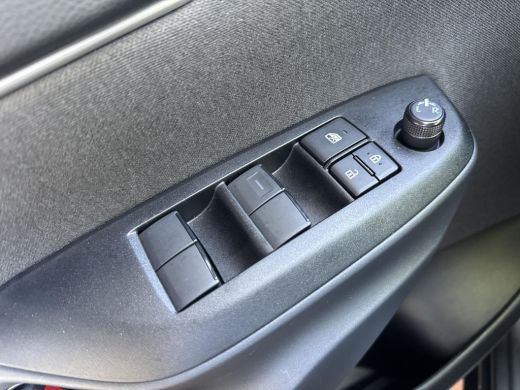 Toyota Yaris Cross 1.5 Hybrid 115 Business Plus | 06-10141018 Voor meer informatie ActivLease financial lease