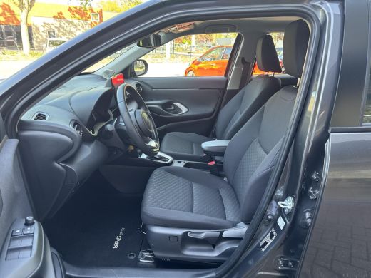 Toyota Yaris Cross 1.5 Hybrid 115 Business Plus | 06-10141018 Voor meer informatie ActivLease financial lease