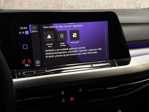 Volkswagen Golf 1.5 TSI Sport (4 CILINDER, APPLE CARPLAY, GROOT NAVI, STUUR/STOELVERWARMING, KEYLESS, GETINT GLAS... ActivLease financial lease